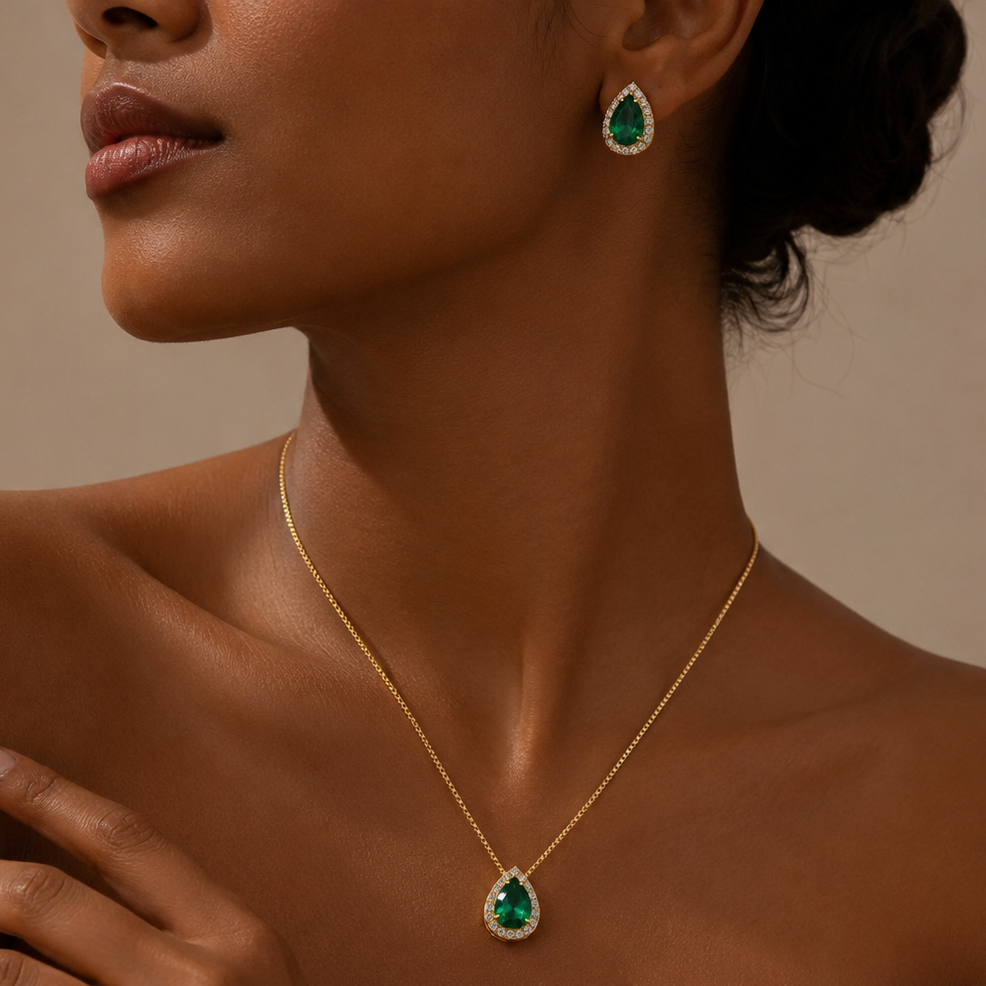 Conjunto Ìris | Banhado a Ouro 18k e Pedra Verde Esmeralda